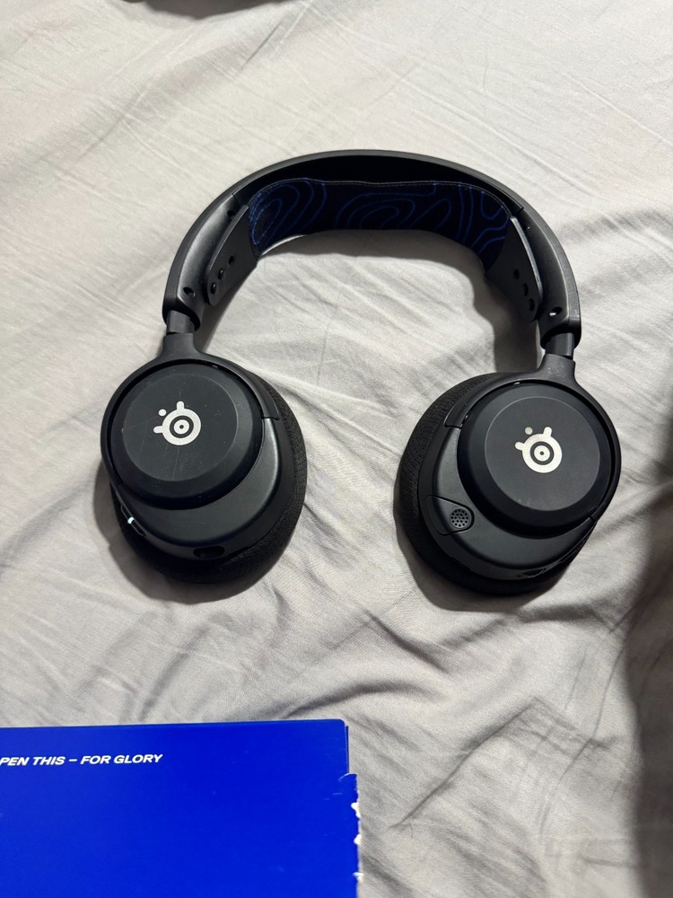 SteelSeries Arctis Nova 5P Wireless Bluetooth Over-Ear Headset Black