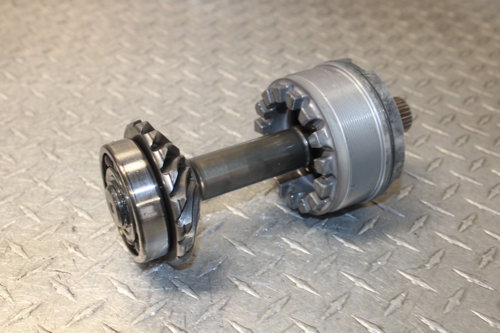 21 / 24 Polaris RZR Pro XP XP4 Turbo S Transmission Gear Case Pinion Gear Shaft