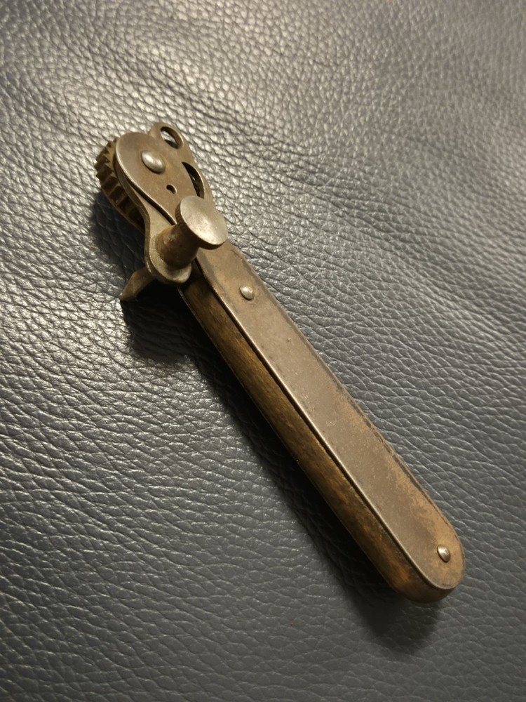 WW2  genuine German Soldier  Ration Tin/Can Opener good for display