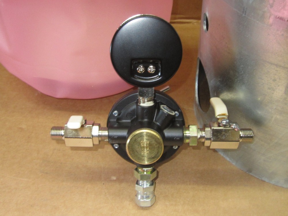 BINKS 83G PRESSURE POT