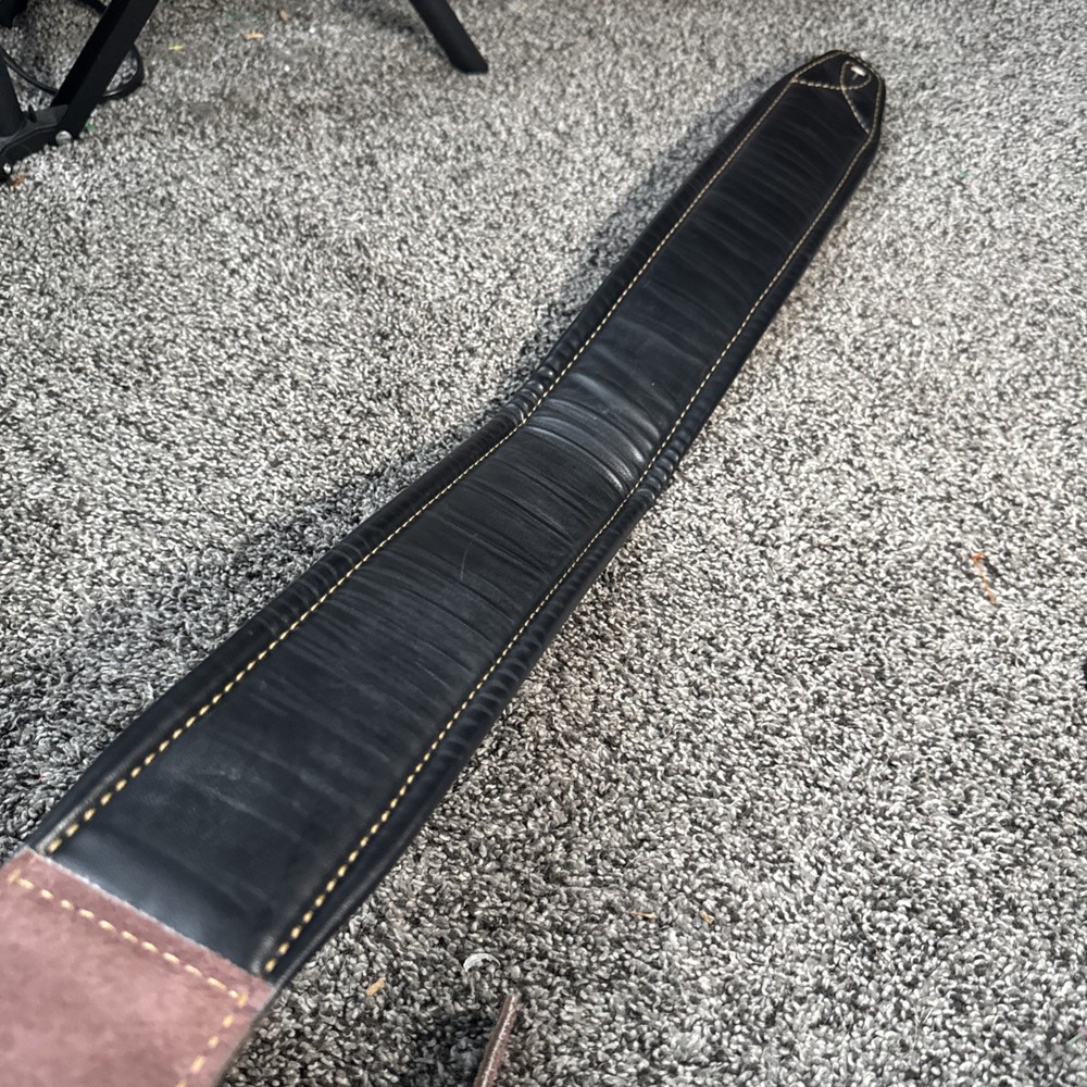 Walker & Williams Padded Guitar Strap