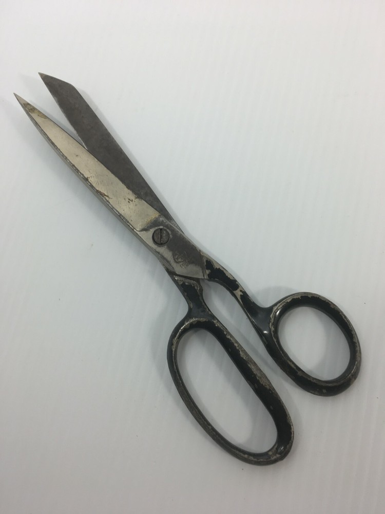 Vintage Black Handled Shears Scissors 8 inches