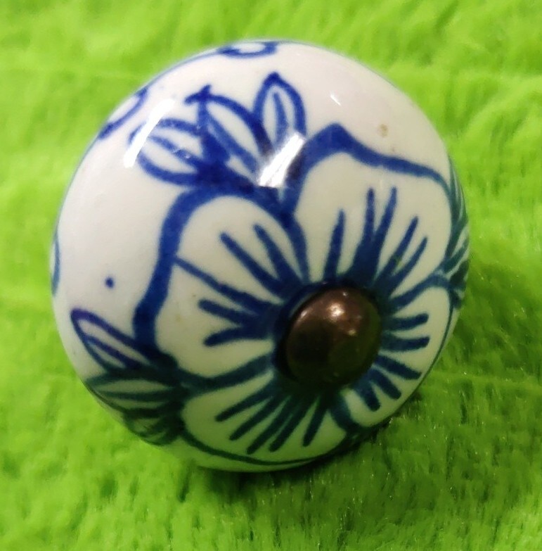 8 Vintage Drawer Knobs Pulls Ceramic Cobalt Blue White Floral