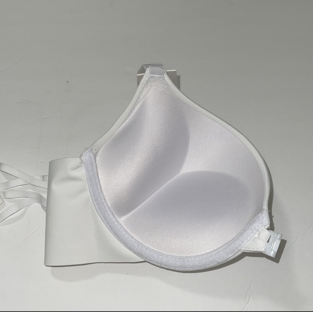 Super Extra Push Up Bombshell Bra Front Close. Very comparable with VS Bra. NWT