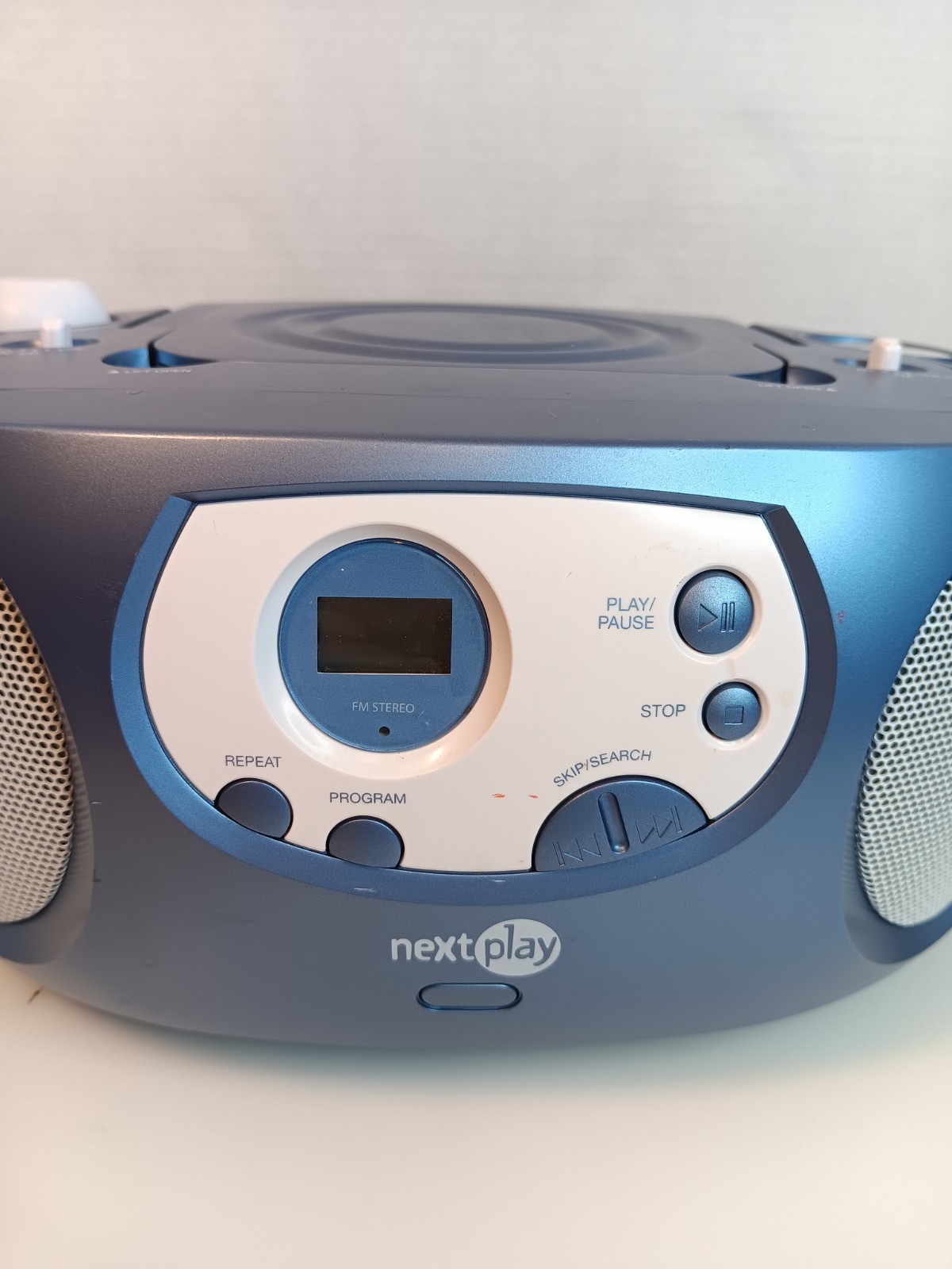 NextPlay Model NP501-BB Boombox AM/FM Radio CD Player Blue