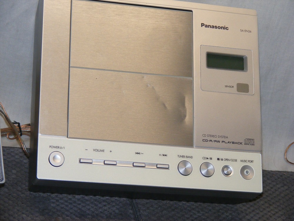 PANASONIC CD MINI STEREO SYS W/SPEAKERS, REMOTE CONTROL & ANTENNA SA-EN26*TESTED