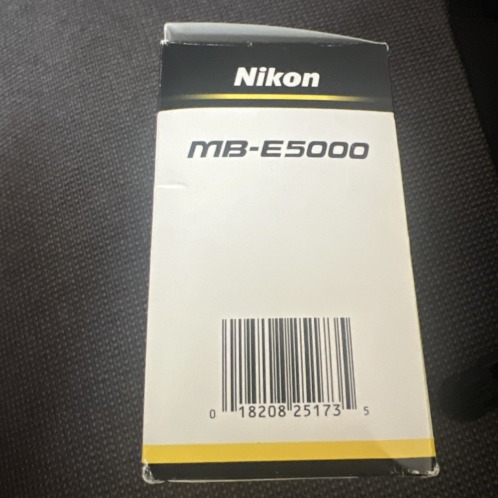 Nikon MB-E5000 Grip for Coolpix 5000