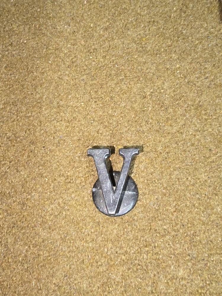 WWII Victory Lapel Button