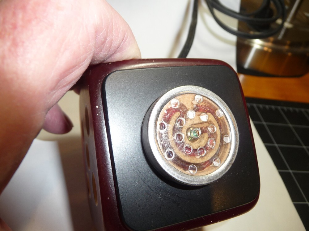 Red Die Electric Cigar Table Lighter
