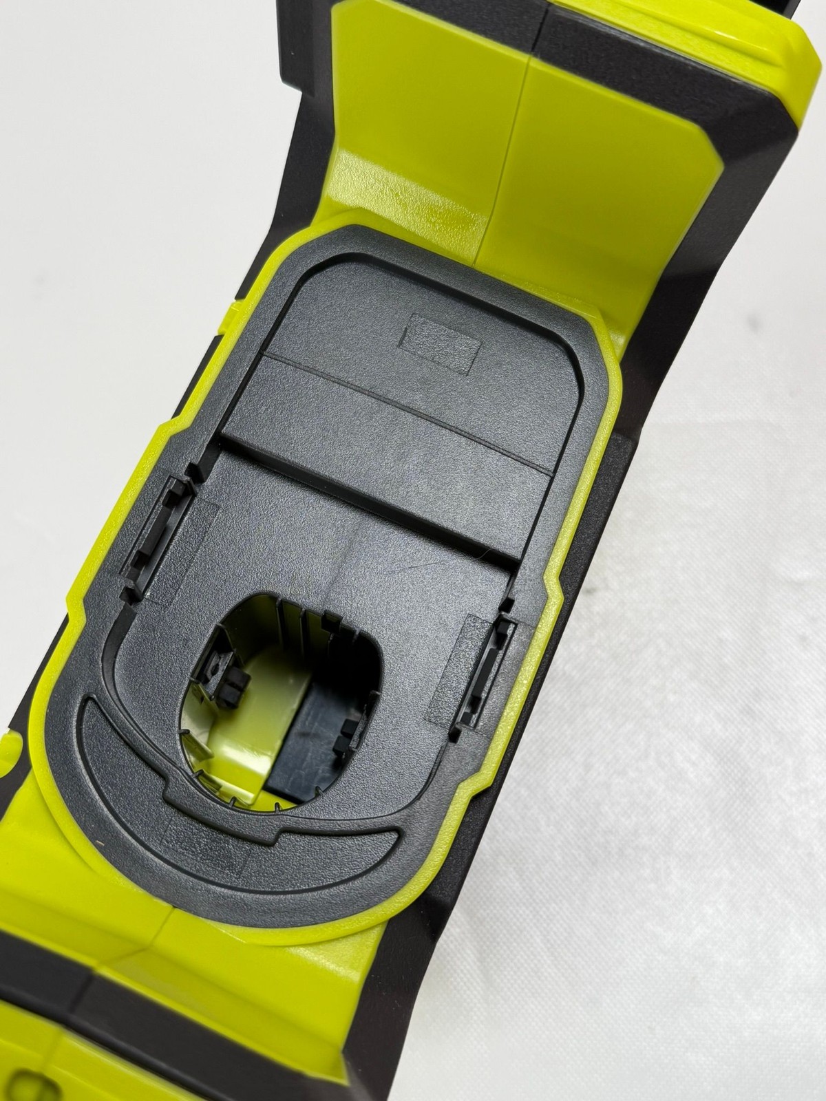 Ryobi ONE+ 18V Cordless Inflator Deflator P747 Portable Air Compressor Tool Only