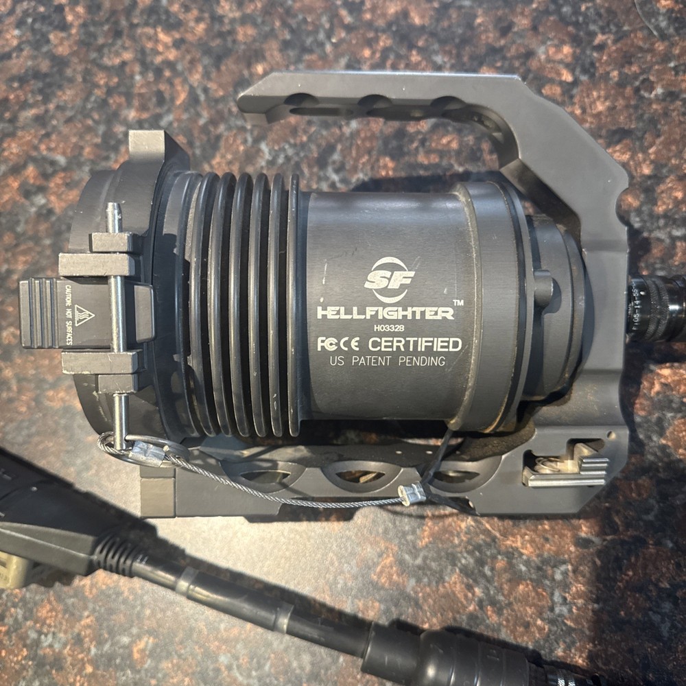 SureFire Hellfighter HID Weapon Light H03328 W/ Mount And Cable