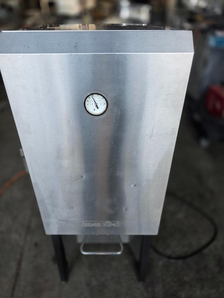 Silver King SKMAJ1 6 gal Refrigerated Milk Dispenser w/ 1 Valve 115 Volt Tested