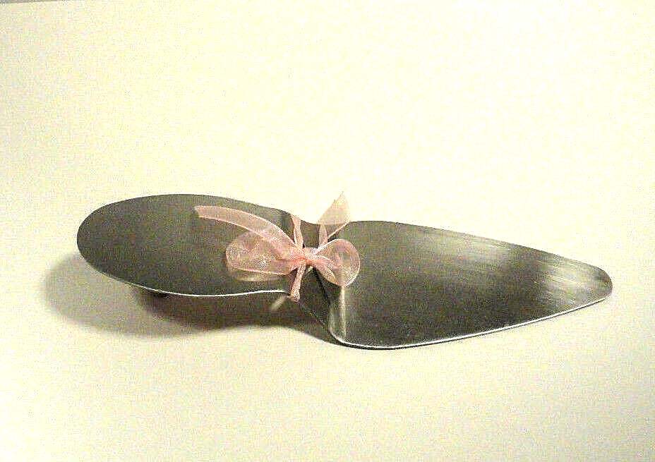 Wild Eye Design High Heel Silver Cake Server
