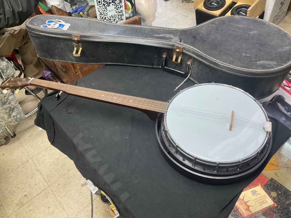 Harmony 5 string banjo Case Included