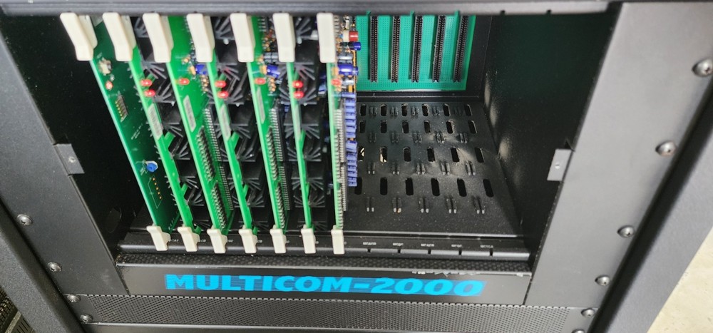 BOGEN MULTICOM-2000 CONTROLLER WITH 7 CARDS POWER SUPPLY ETC READ