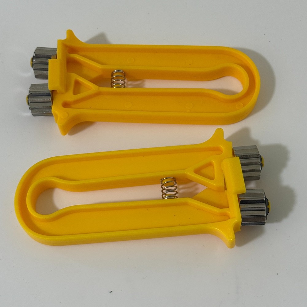 Beekeeping Tool Kit with Wire , Frame wire tensioner , 2000 approx. Eyelets