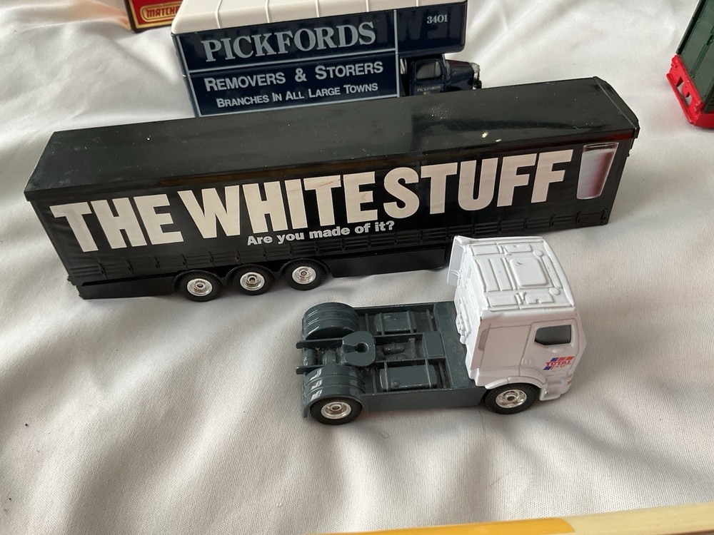 Boxed Matchbox x 2 Plus Corgi Unboxed x 5