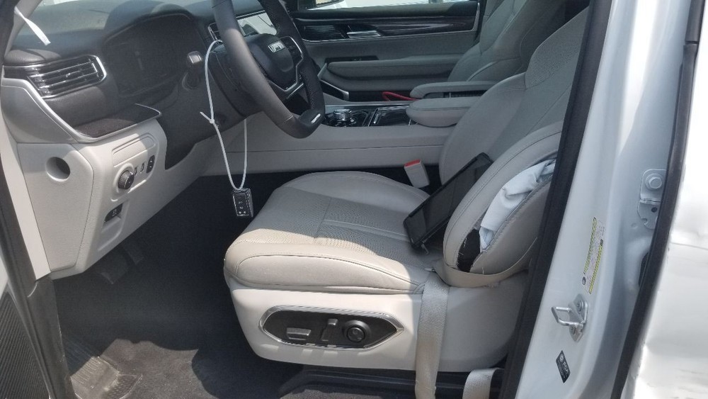 24 JEEP WAGONEER FRONT FACING LONG RANGE CAMERA 68609627AA