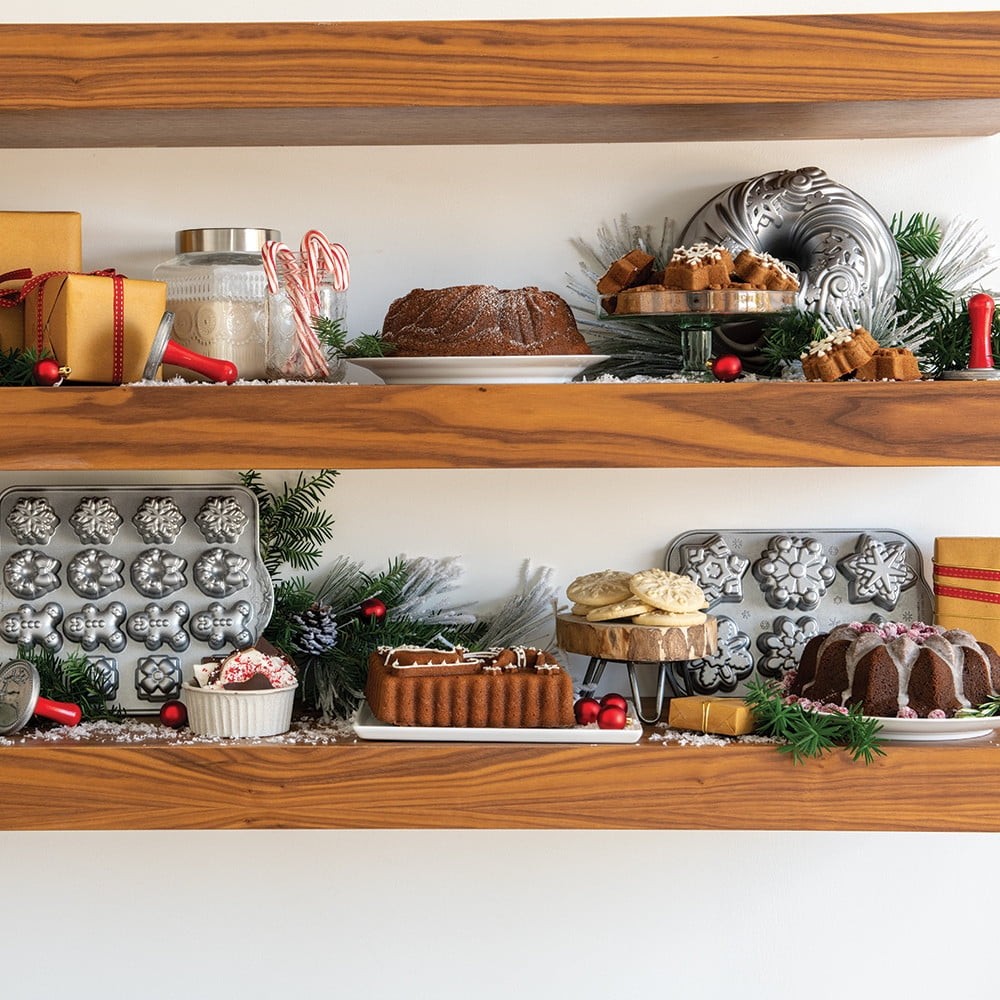 Holiday Teacakes Cakelet Pan