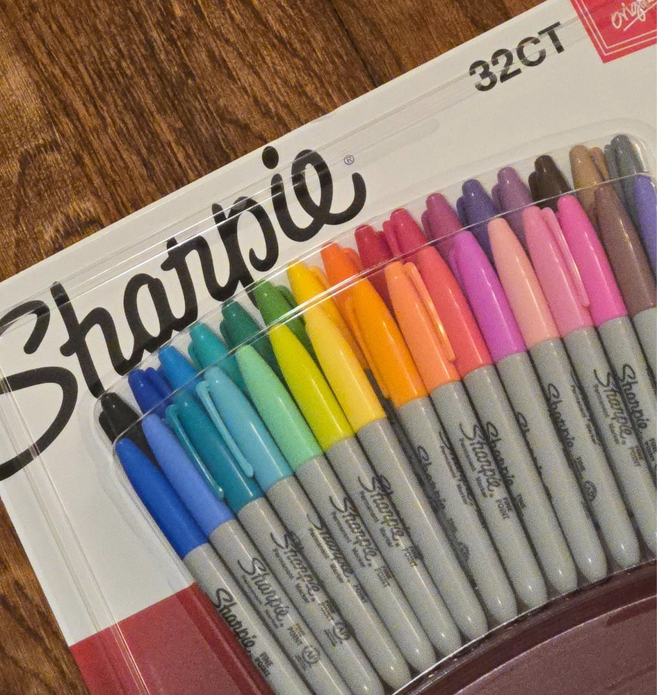 Sharpie Permanent Markers Pens . Assorted Colors . 32 Count . Fine Tip . NEW