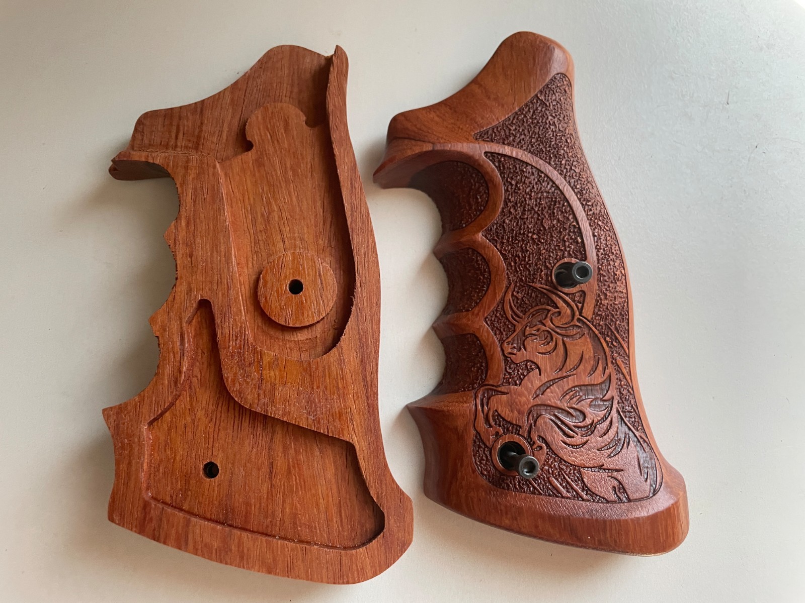 New art on Prof. Grips For Taurus TRACKER/JUDGE 17 44 415 425 450 617 627 692