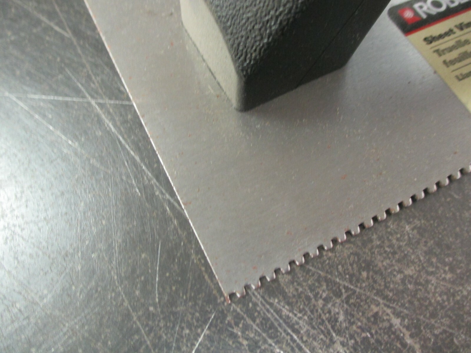 NEW Roberts 10125 Sheet Vinyl Steel Flooring Trowel w/ Plastic Handle