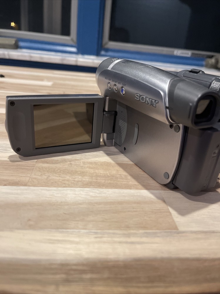 Sony HandyCam 20 Times Optical Zoom