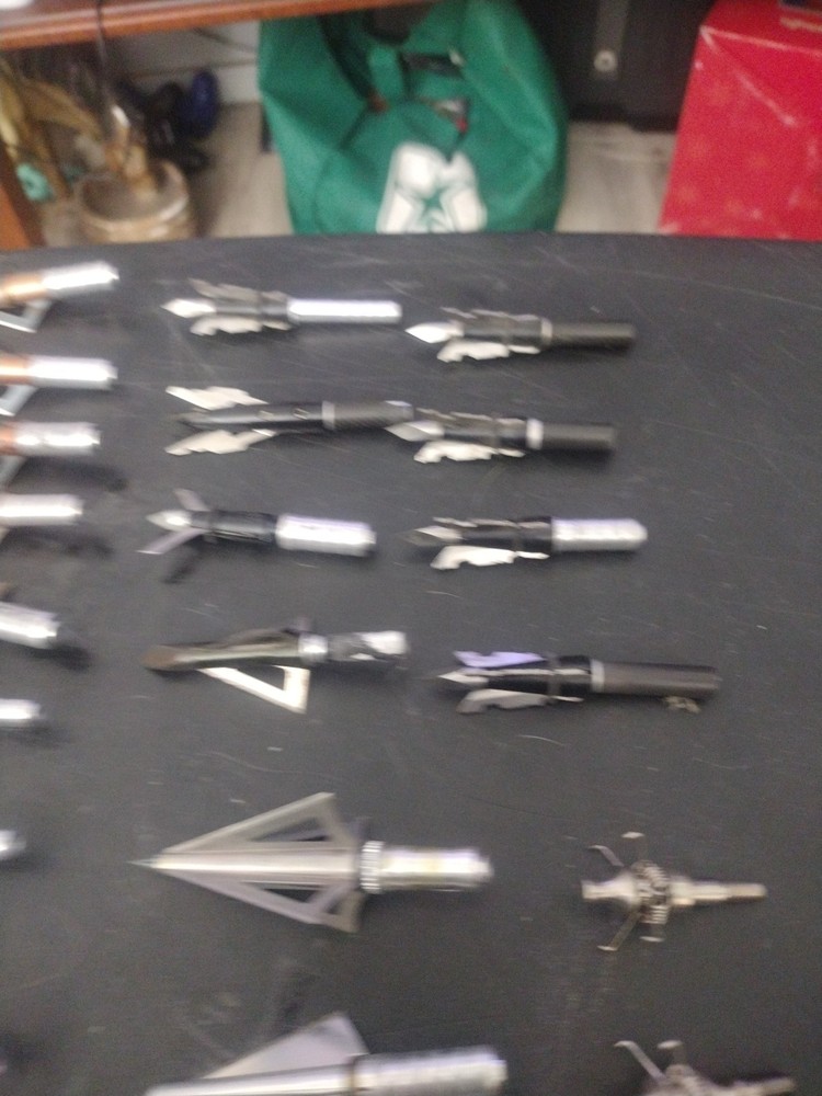 Archery Broadhead Miscellaneous Lot Compound / Recurve Assorted Sizes & Weights