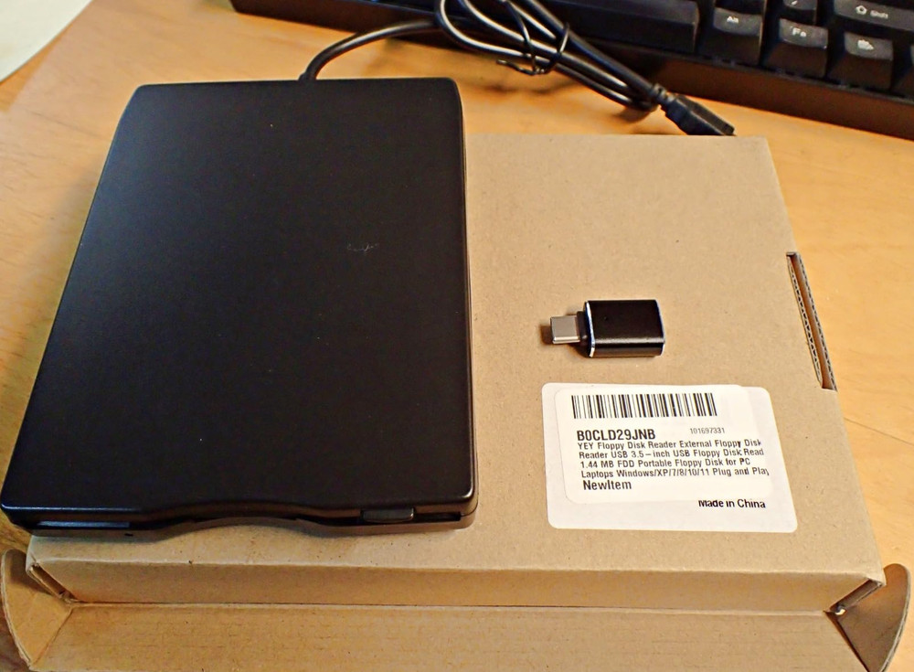 Floppy Disk Reader External Floppy Disk Reader USB 3.5-inch USB Floppy Disk R...