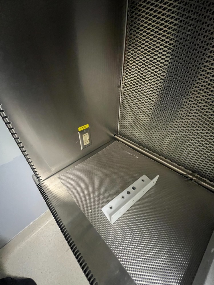 Baker Edgegard EGB-4252 Laminar Flow Clean Bench