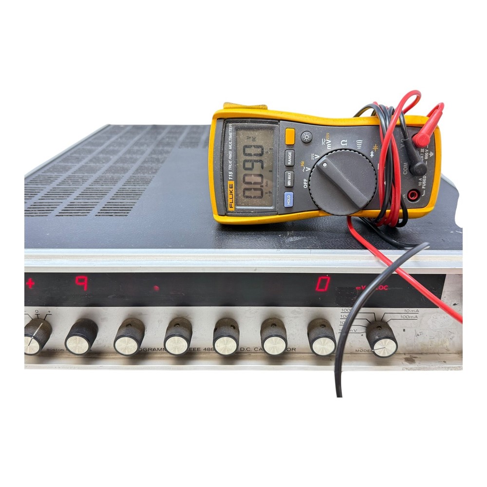 ELECTRONIC DEVELOPMENT CORP (EDC) MODEL 521 DC CALIBRATOR