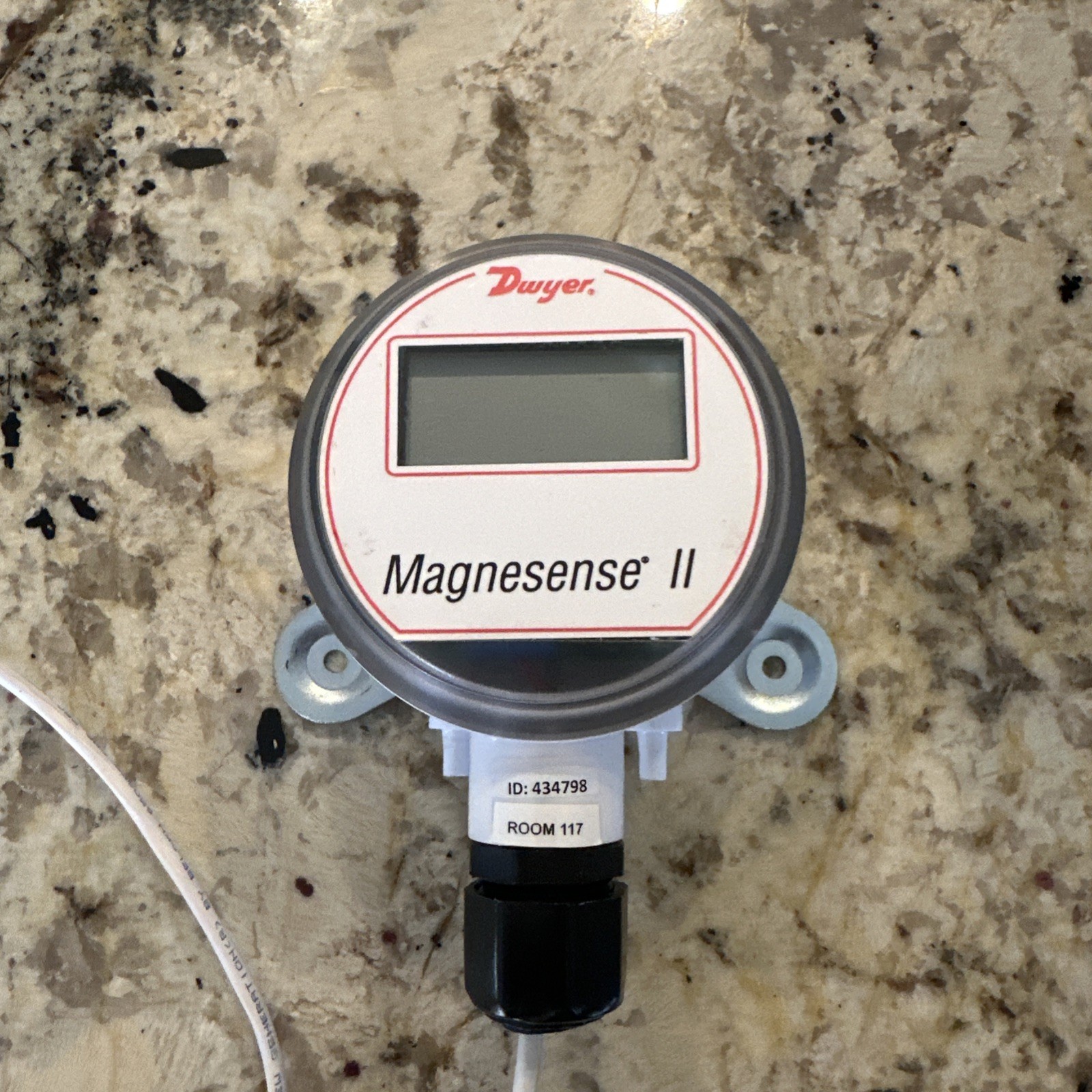 DWYER MS2-W111-LCD Magnesense II Differential Pressure Transmitter FAST SHIP