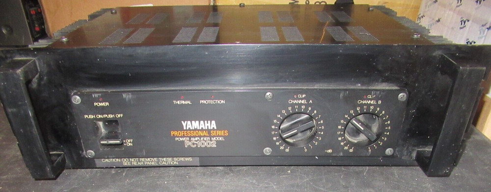 Yamaha PC1002 Professional series power amplifier
