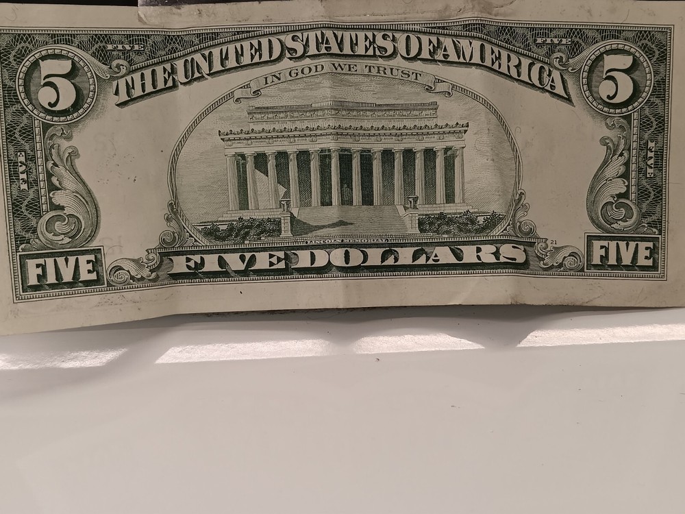 five dollar bill SERIES 1988 A in great condition 