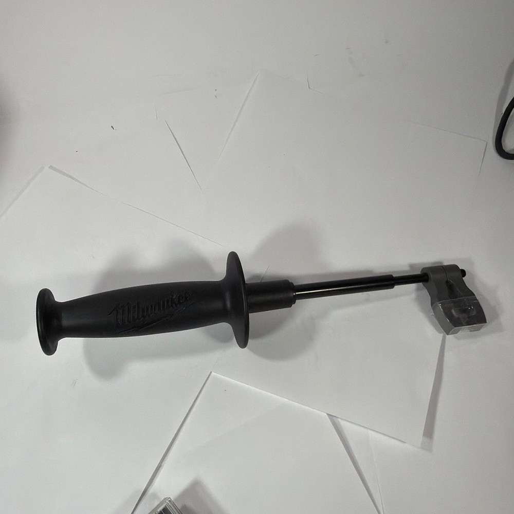 Milwaukee 516067 Adjustable Auxiliary Side Handle Assembly With Clamp