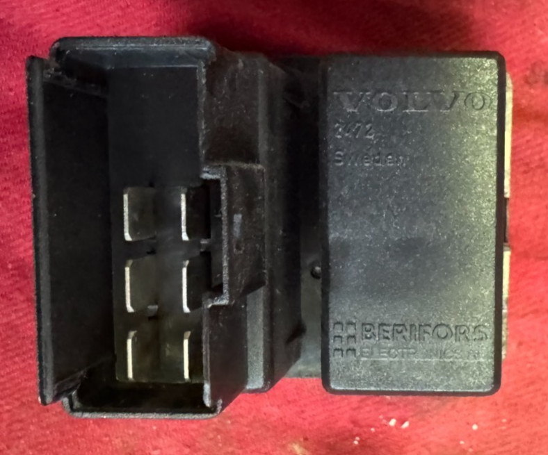 VOLVO TEMP CONTROL SLEEPER ,OEM, climate 1078469-3