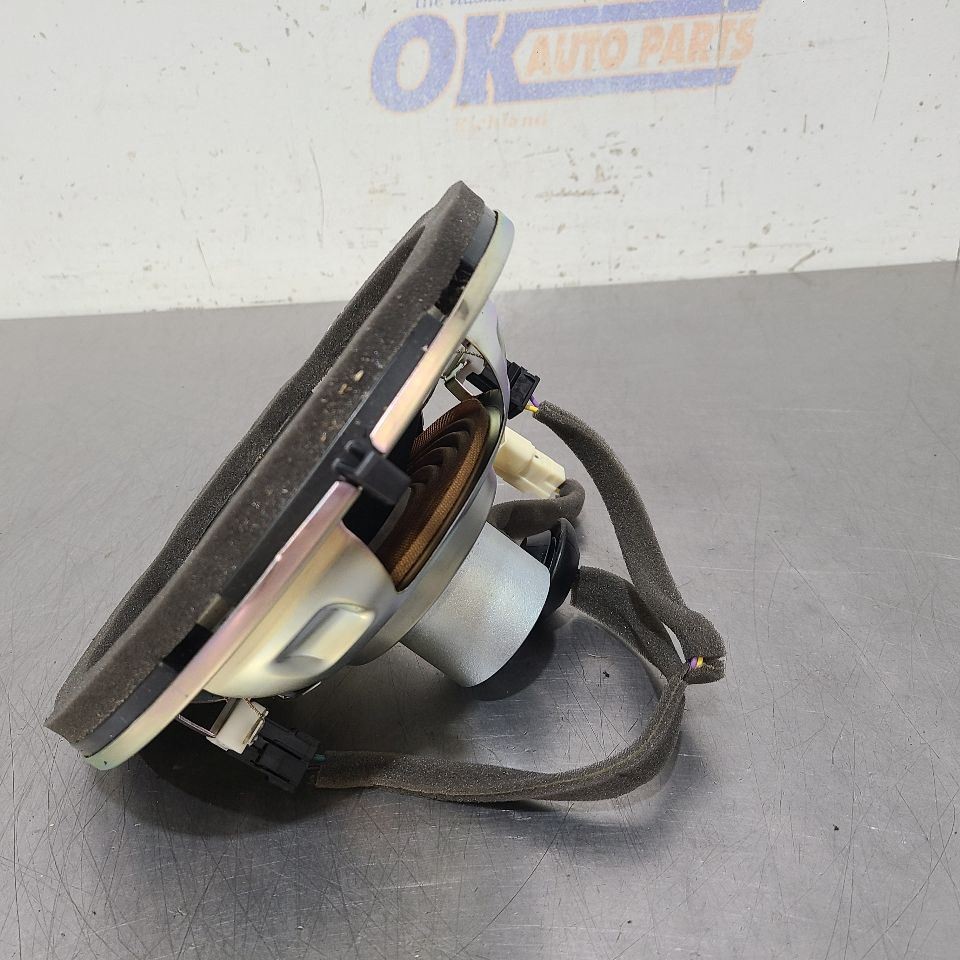 20 2020 TOYOTA 4 RUNNER JBL SUB 46008904A