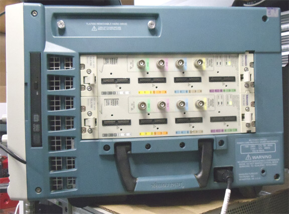 TEKTRONIX TLA7012 LOGIC ANALYZER TOUCH SCREEN With 2xTLA7AA4 8G timing 450Mstate