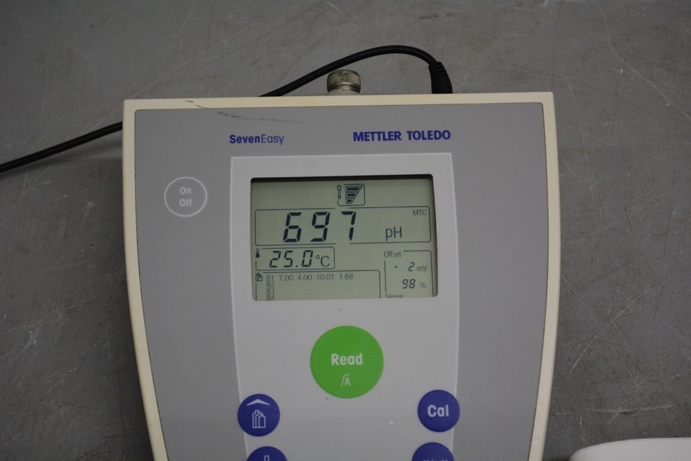 ^ Mettler Toledo SevenEasy pH Meter #X3181