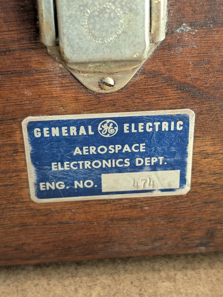 Vintage GENERAL ELECTRIC AEROSPACE ELECTRONICS DEPT Wood Case Box Engine