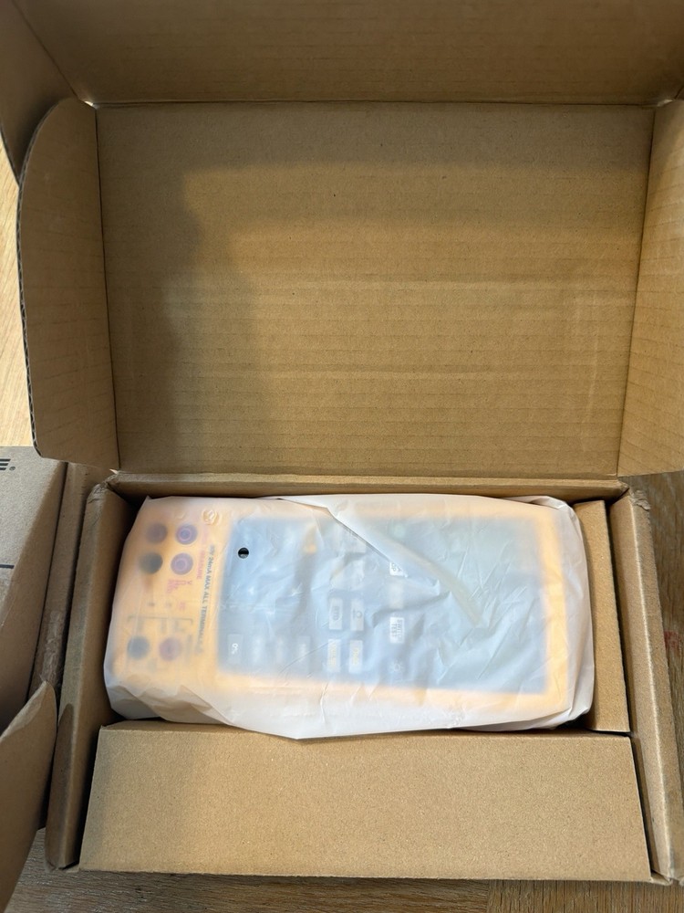 Fluke 726 Precision Multifunction Calibrator - Calibrated