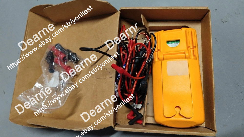 FLUKE 712 RTD PROCESS CALIBRATOR W/LEADS