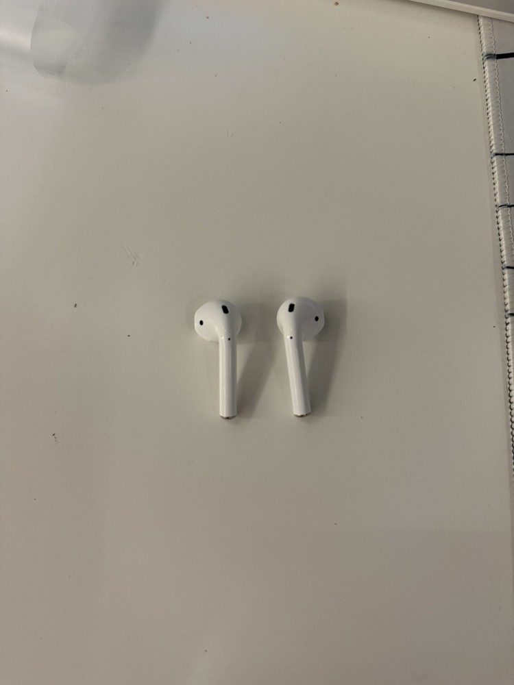 Apple AirPods 2nd Generation with Charging Case - White