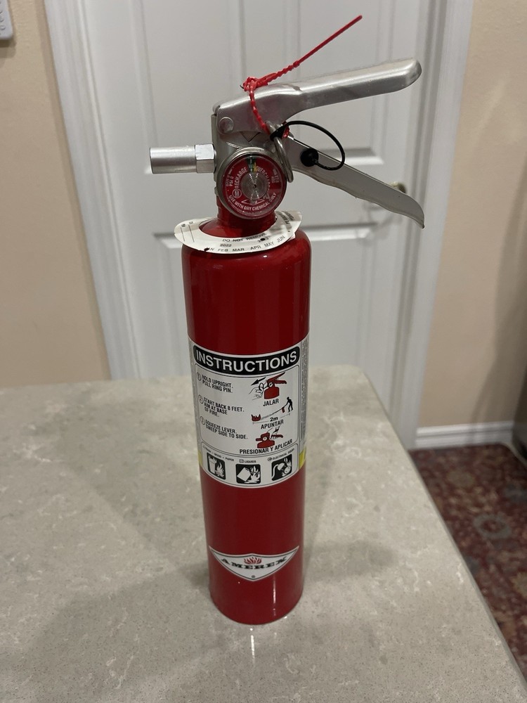 Amerex B417 Fire Extinguisher Read Description