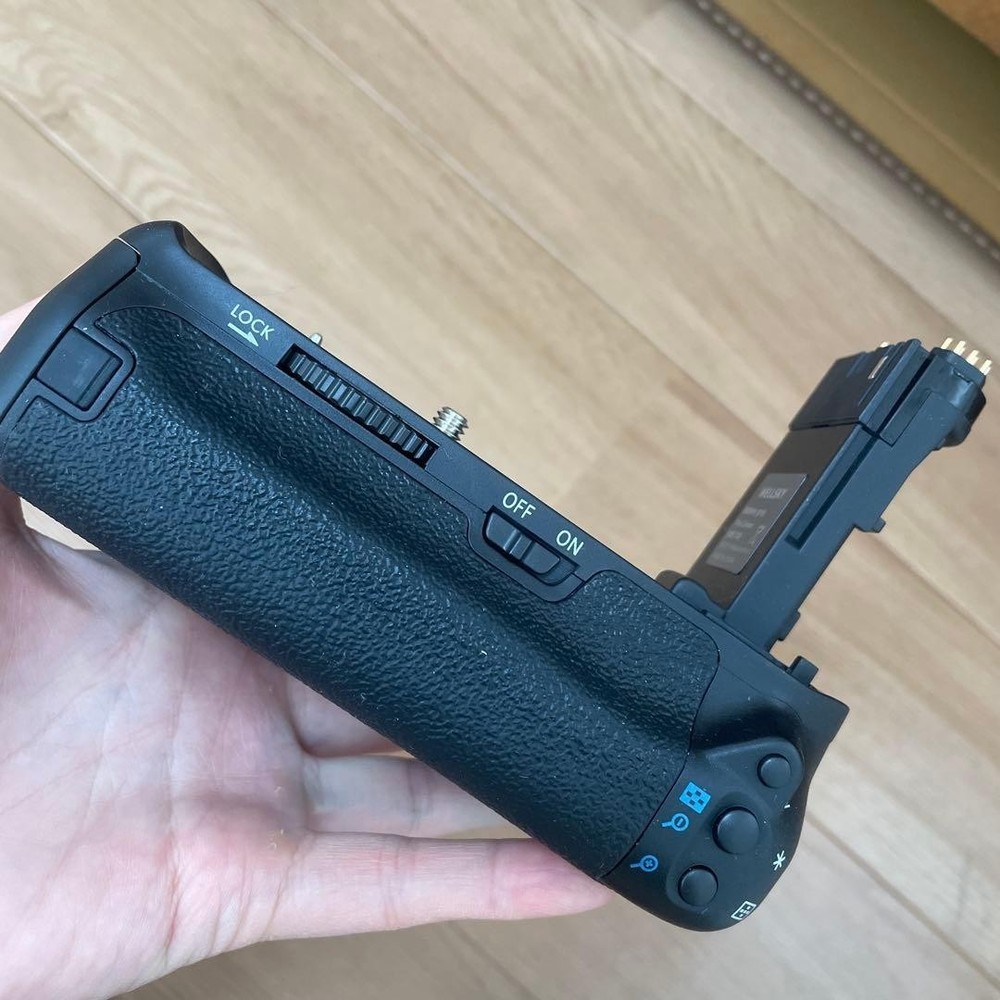 Used Canon BG-E14 Battery Grip for EOS 70D/80D/90D