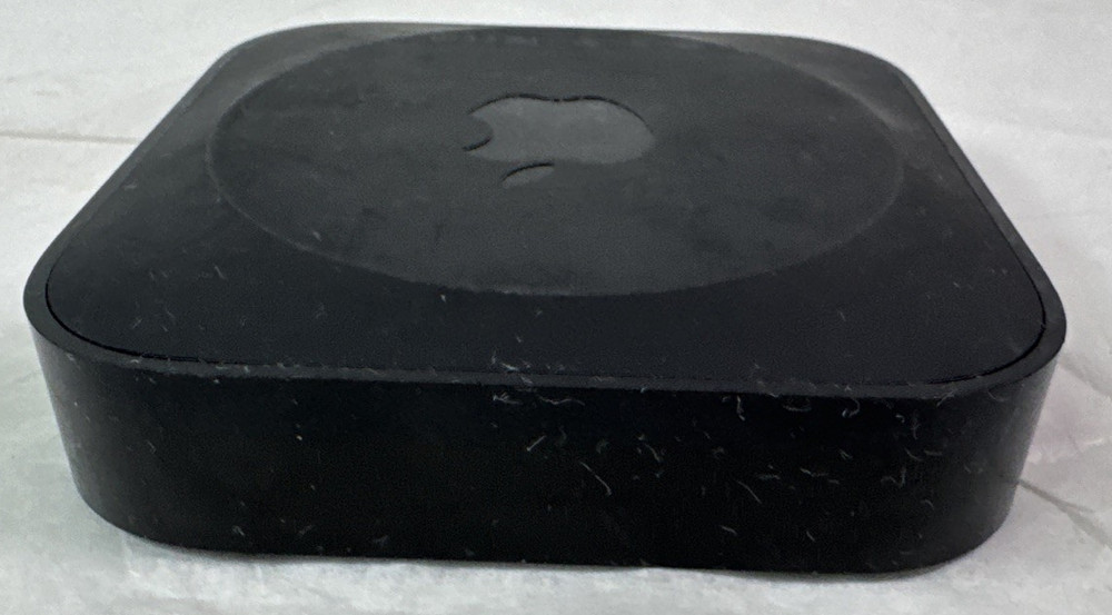 Apple TV Model A1469 3rd Generation W/ Apple Remote Tested Bundle media streamer