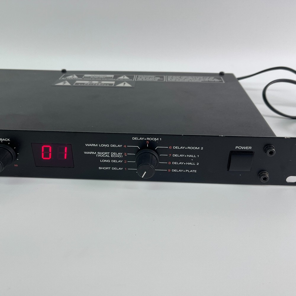 Roland RE-800 Digital Echo Rack Mount Effecter - Tested & working Pre-Owned