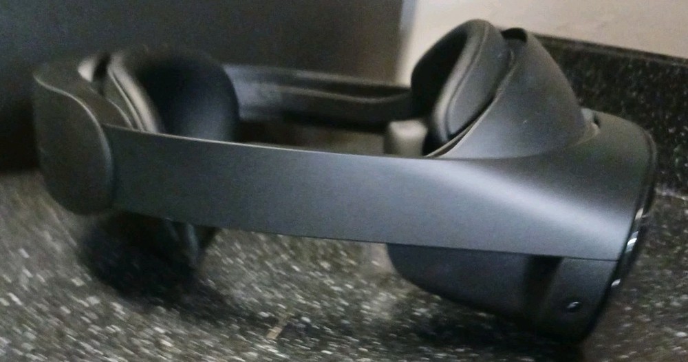 Meta Quest Pro VR 256GB Headset Only + charging dock (No Controllers) TESTED