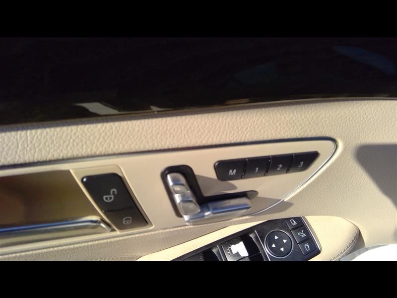 E350 2015 High Mounted Stop Light 1083364