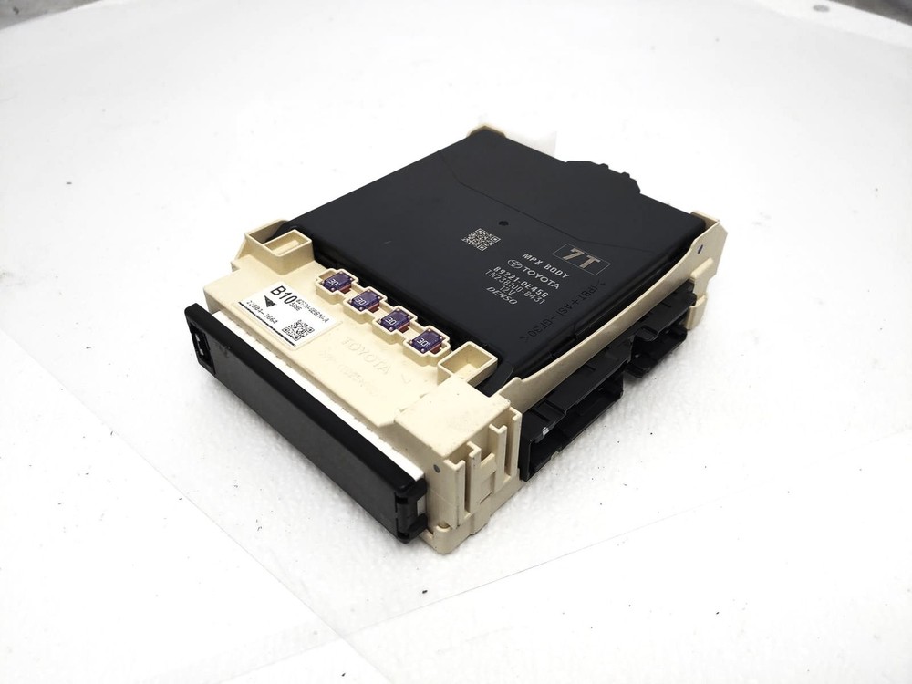 2020-2022 Toyota Highlander Multi Plex Network Computer Module Unit 89221-0E450